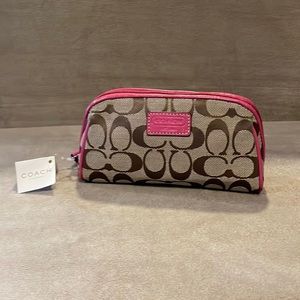 Coach SIG COSMETICS brand New.